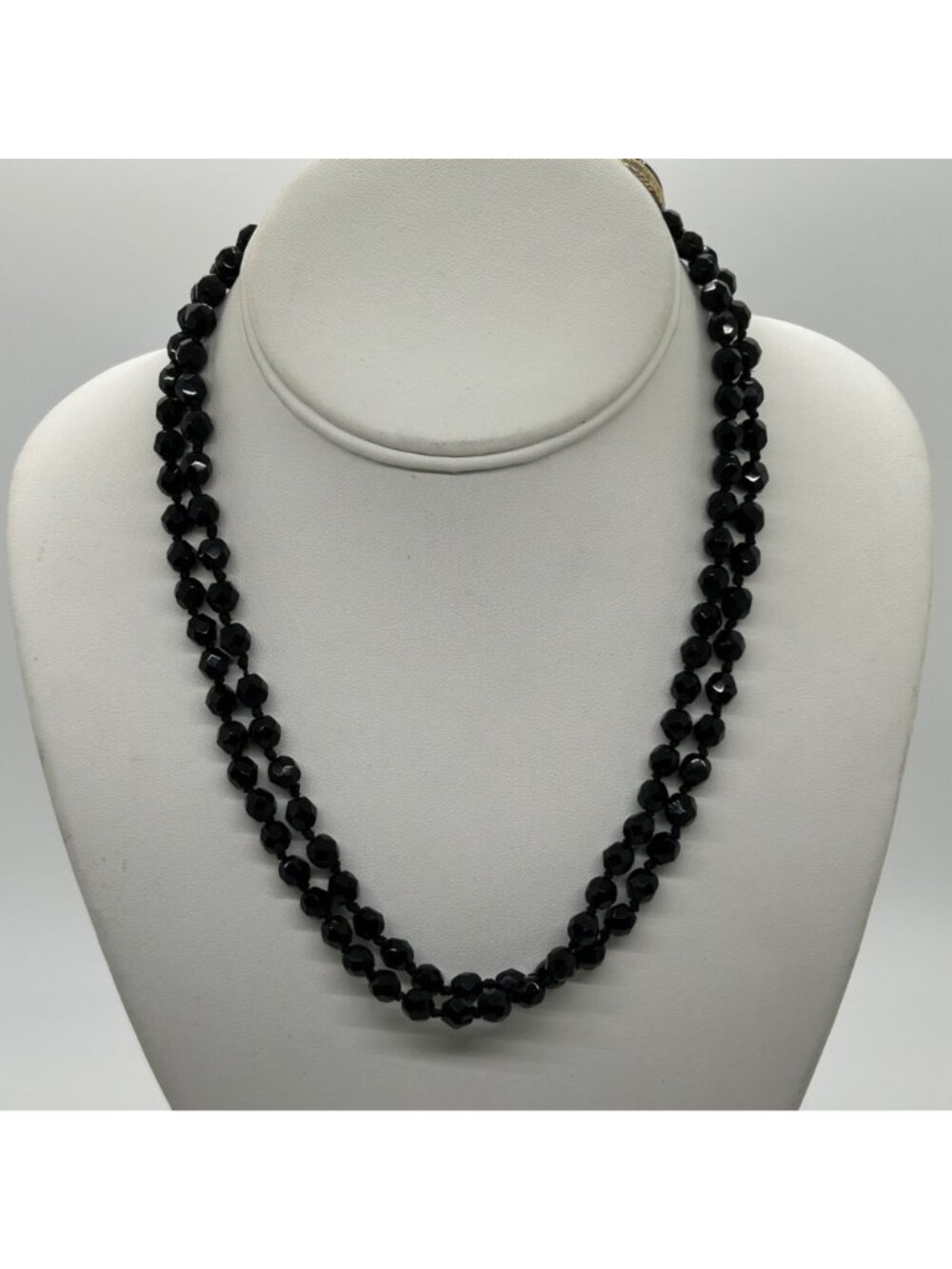 Vintage Glass Beaded Necklace Black Handknotted With Gold-Tone Oval Clasp 1950 - - Picture 4 of 13